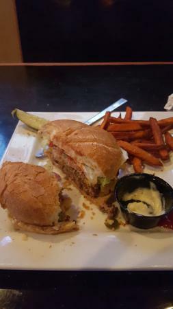 Gus' Bar and Grill