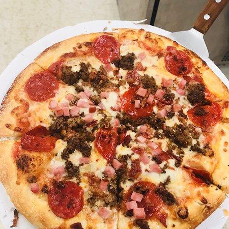 Damascus Pizza Co. Bar & Grill